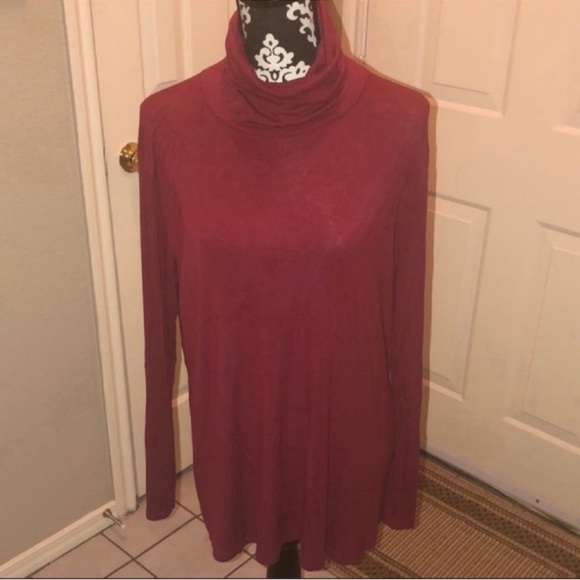 Rust open back turtleneck - Picture 1 of 3